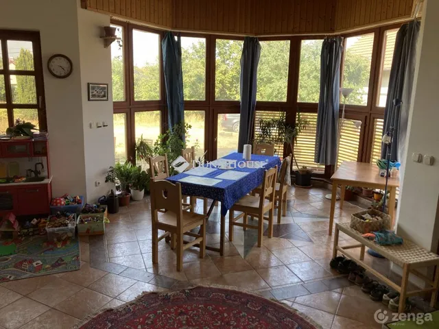 Eladó ház Csákvár 210 nm