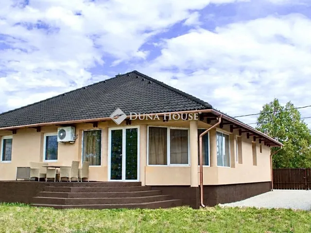 Eladó ház Isztimér 161 nm