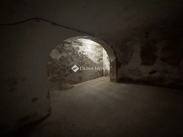 Eladó kereskedelmi és ipari ingatlan Szombathely 191 nm