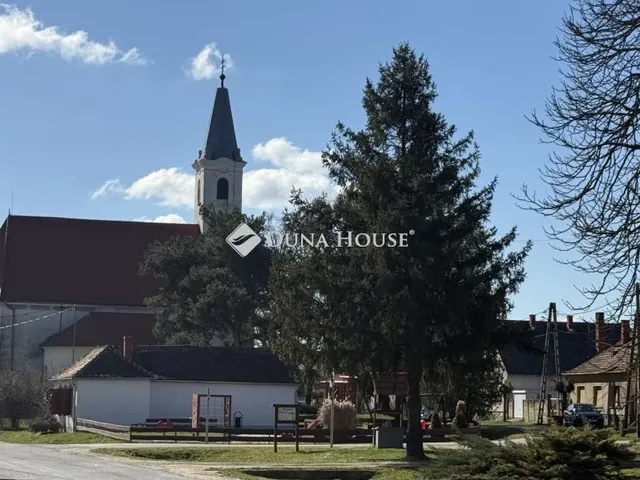 Eladó telek Meszlen 17930 nm
