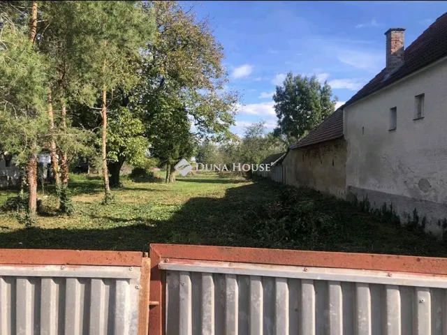 Eladó telek Szakony 1363 nm