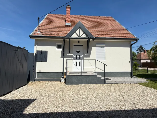Eladó ház Újkér 107 nm