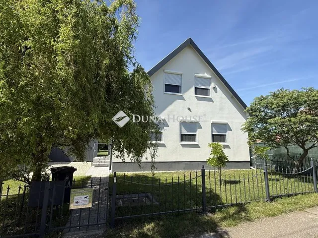 Eladó ház Újkér 107 nm