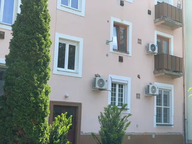 Eladó kereskedelmi és ipari ingatlan Szombathely 65 nm