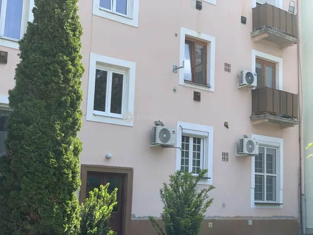Eladó kereskedelmi és ipari ingatlan Szombathely 65 nm