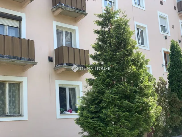 Eladó kereskedelmi és ipari ingatlan Szombathely 65 nm