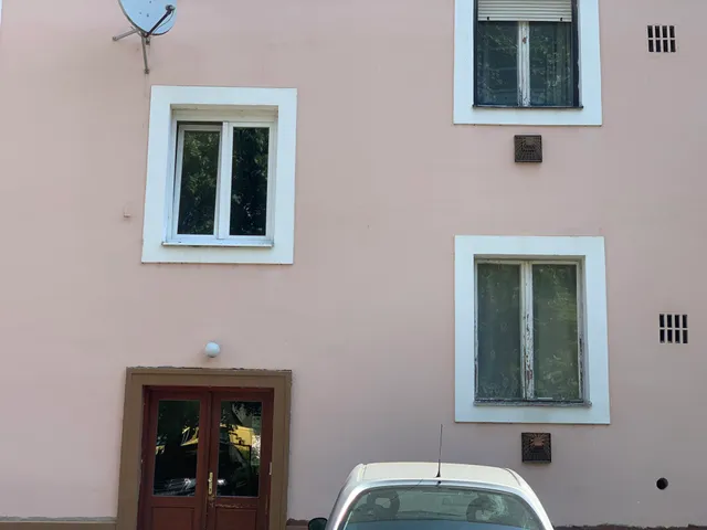 Eladó kereskedelmi és ipari ingatlan Szombathely 65 nm