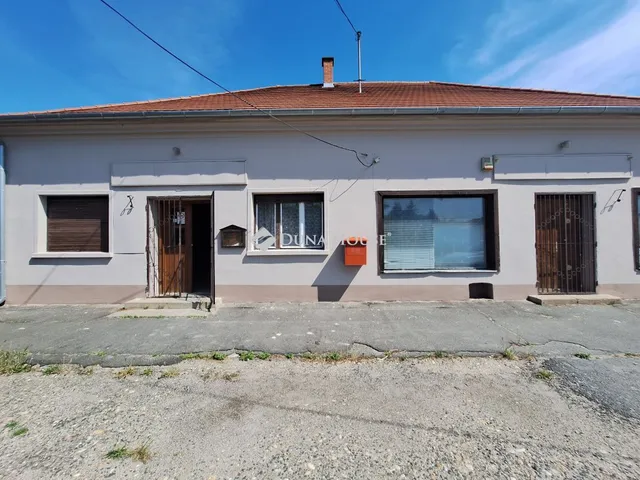 Eladó ház Püspökmolnári 146 nm