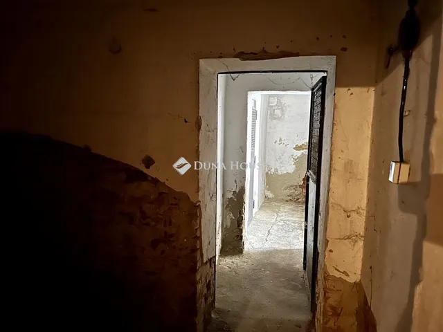 Eladó kereskedelmi és ipari ingatlan Szombathely, Karinthy Frigyes utca 83 nm