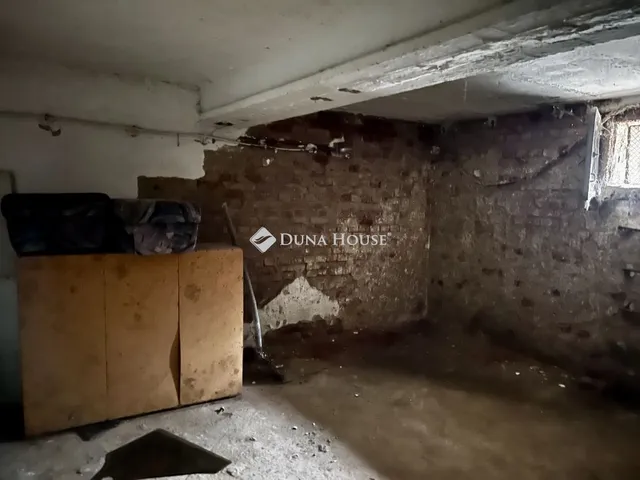 Eladó kereskedelmi és ipari ingatlan Szombathely, Domonkos utca 134 nm