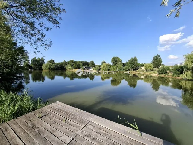 Eladó telek Cirák 728 nm