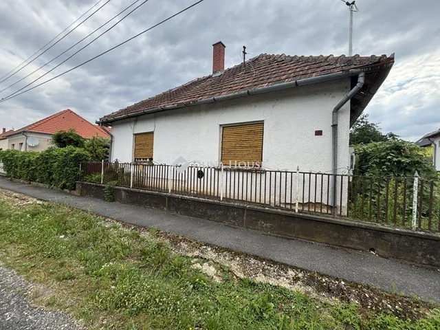 Eladó ház Felsőmarác, Fő utca 55 nm