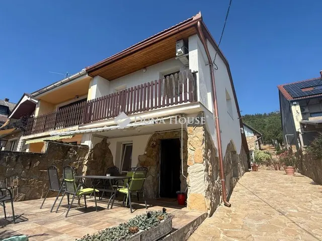 Eladó nyaraló Vonyarcvashegy 110 nm