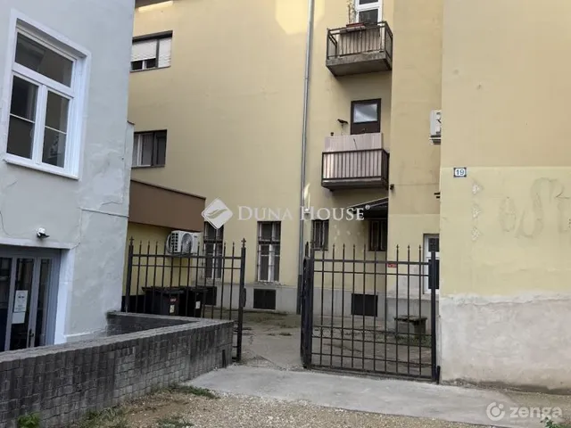 Eladó kereskedelmi és ipari ingatlan Szombathely 63 nm