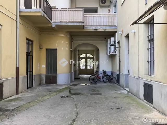 Eladó kereskedelmi és ipari ingatlan Szombathely 63 nm