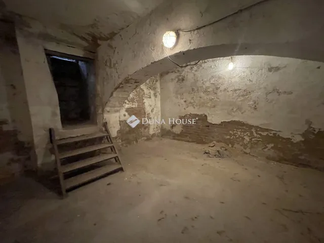 Eladó kereskedelmi és ipari ingatlan Szombathely 191 nm