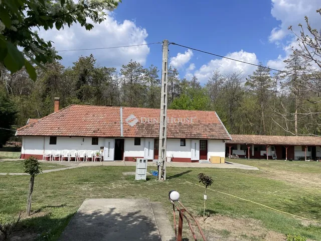 Eladó mezőgazdasági ingatlan Ballószög 1000 nm
