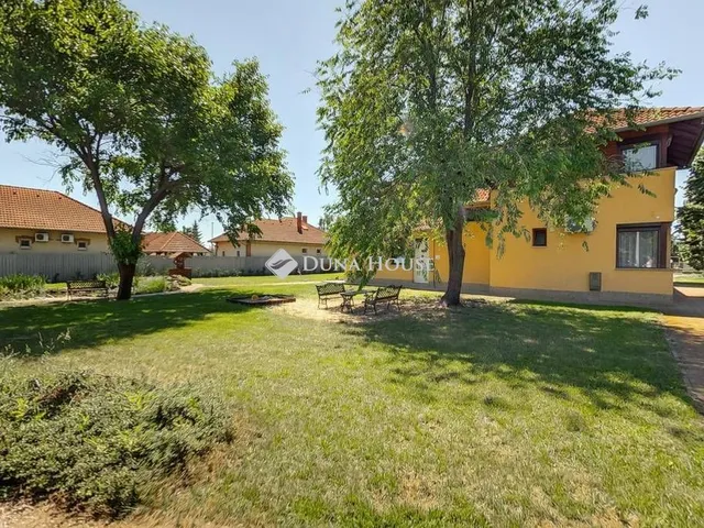 Eladó kereskedelmi és ipari ingatlan Cserkeszőlő 310 nm