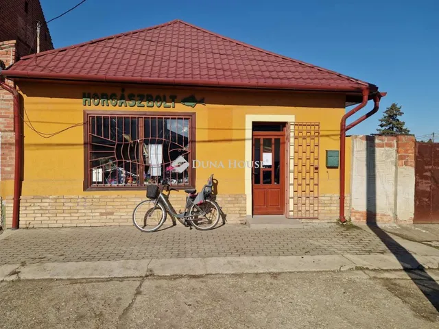 Eladó kereskedelmi és ipari ingatlan Kunszentmárton 80 nm
