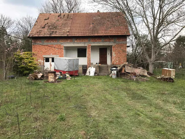 Eladó telek Kecskemét 1982 nm