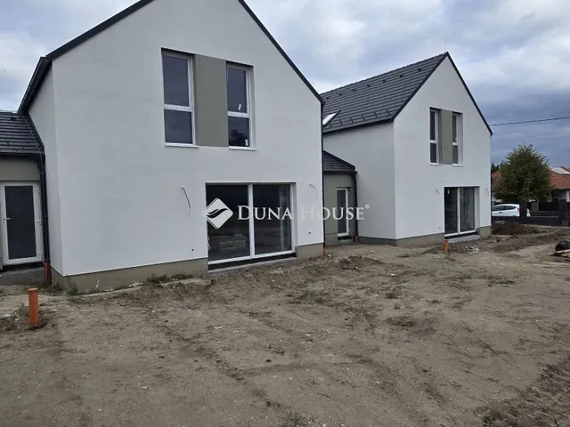 Eladó lakás Pákozd 126 nm