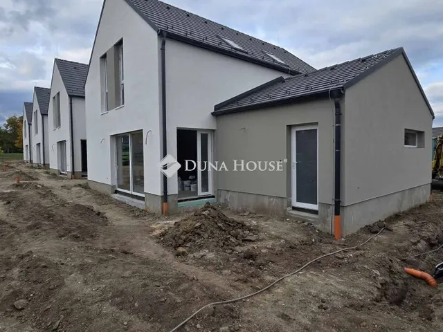 Eladó lakás Pákozd 126 nm