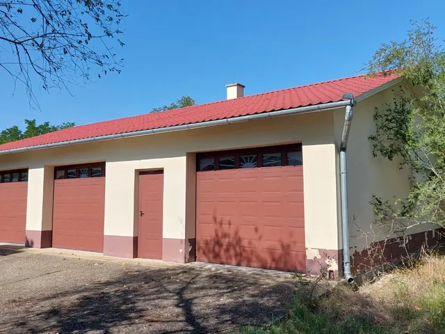 Eladó ház Csemő 200 nm