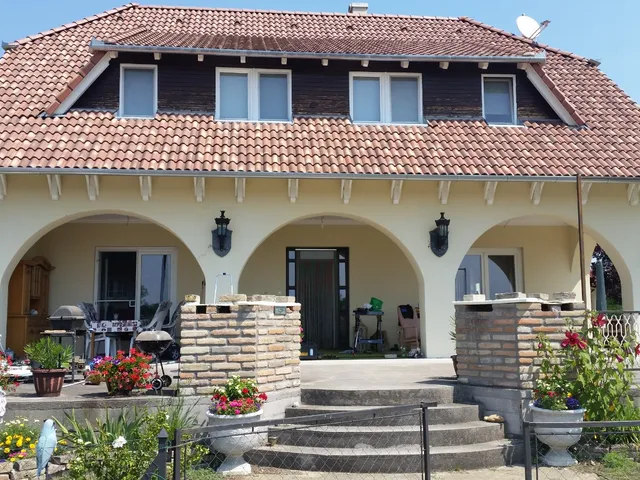 Eladó ház Csemő 200 nm