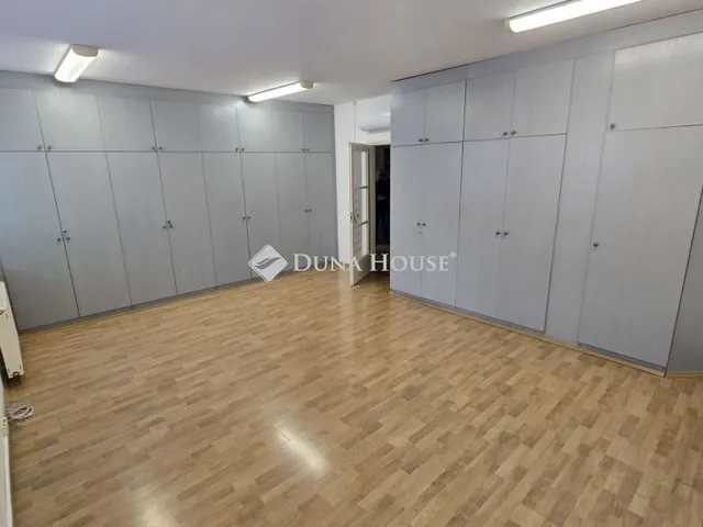Kiadó kereskedelmi és ipari ingatlan Kecskemét 29 nm