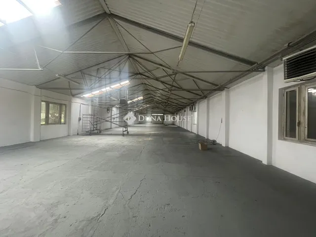 Kiadó kereskedelmi és ipari ingatlan Kecskemét 1000 nm