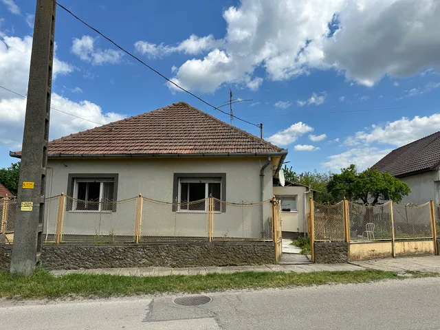 Eladó ház Nagykőrös 90 nm