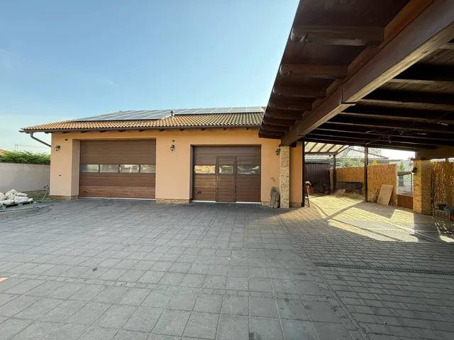 Eladó ház Dabas 250 nm