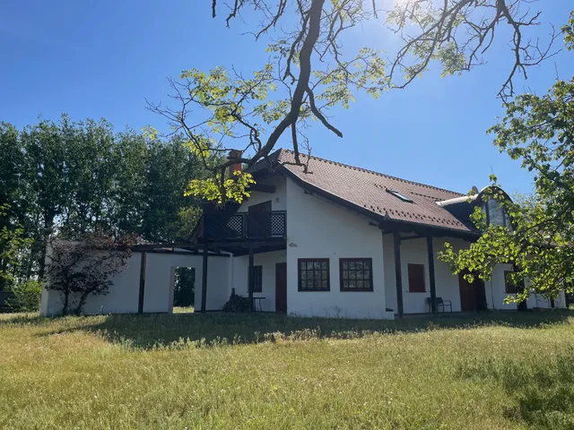 Eladó mezőgazdasági ingatlan Kerekegyháza 338 nm