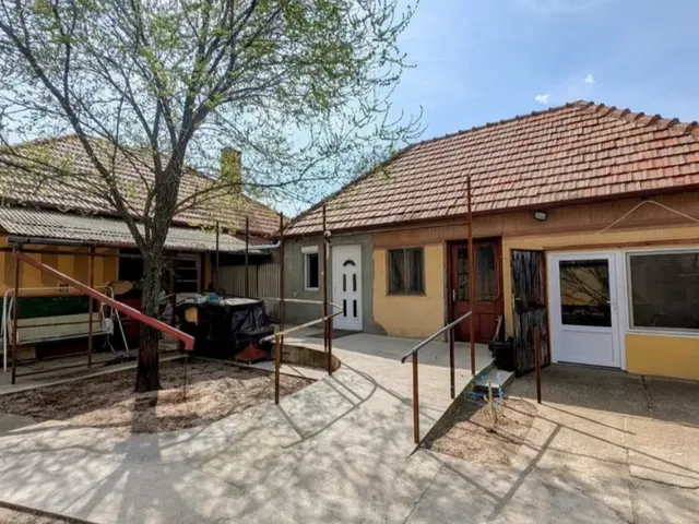 Eladó ház Kecskemét 90 nm