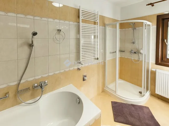 Eladó mezőgazdasági ingatlan Lakitelek 220 nm
