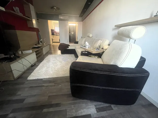 Eladó lakás Szolnok 72 nm