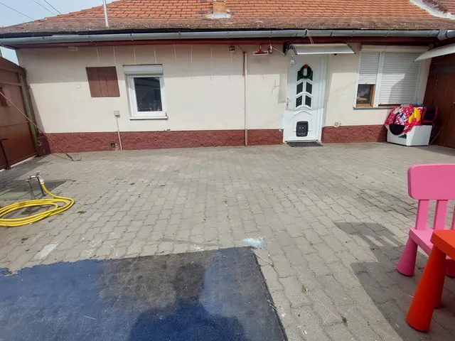 Eladó ház Tiszakécske 80 nm