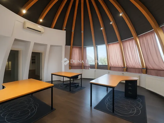 Eladó kereskedelmi és ipari ingatlan Kecskemét 85 nm