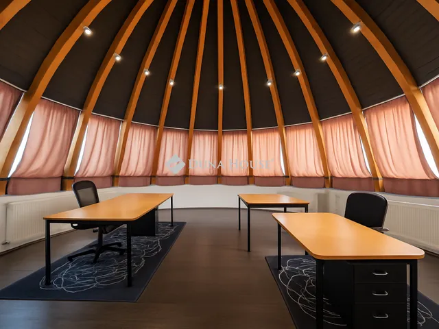 Eladó kereskedelmi és ipari ingatlan Kecskemét 85 nm