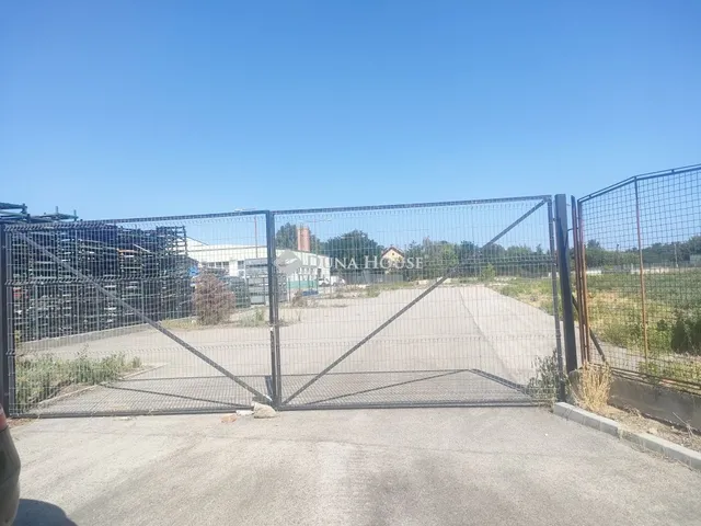 Eladó kereskedelmi és ipari ingatlan Kecskemét, Gazdik köz 6325 nm