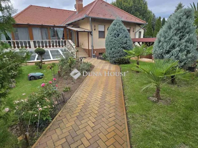 Eladó ház Kecskemét 300 nm
