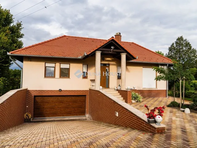 Eladó ház Kecskemét 300 nm