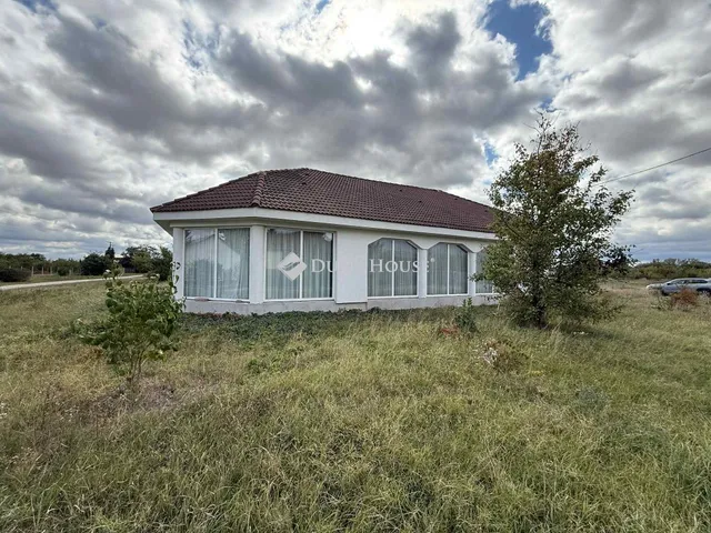 Eladó ház Tiszaroff 230 nm