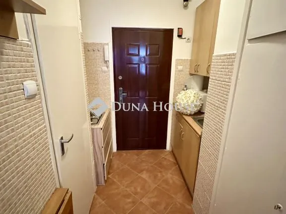 Kiadó lakás Kecskemét, Széchenyi körút 18 nm