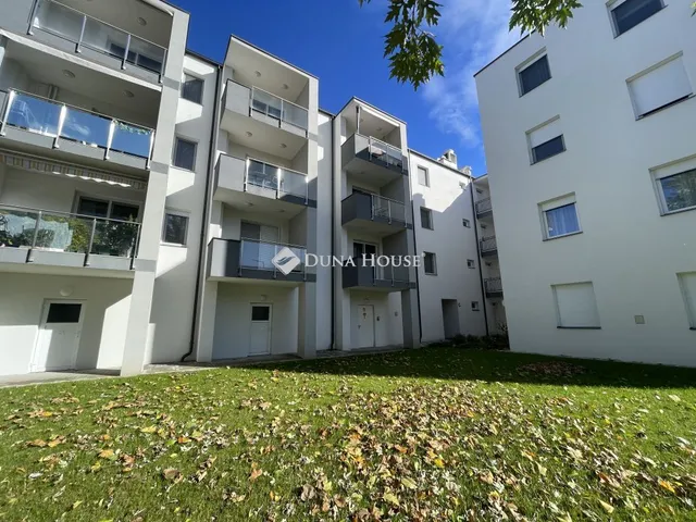 Eladó lakás Tata 78 nm