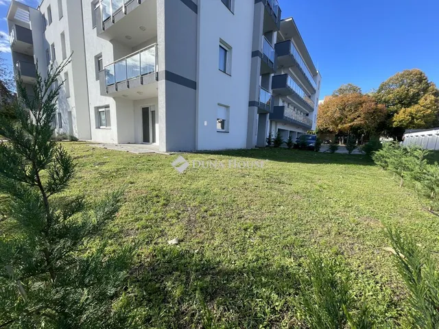 Eladó lakás Tata 78 nm