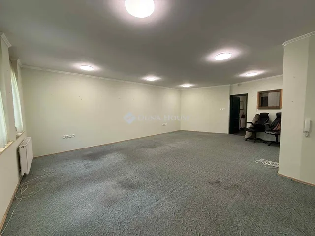 Kiadó kereskedelmi és ipari ingatlan Kecskemét 41 nm