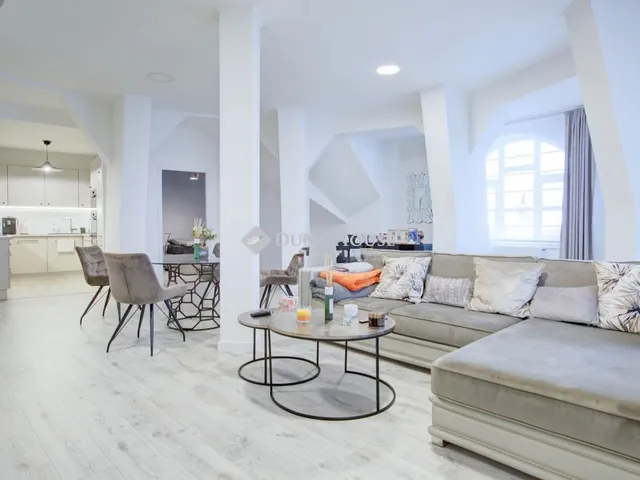 Eladó lakás Nagykőrös 175 nm