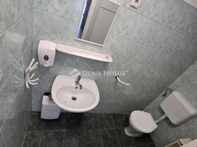 Kiadó kereskedelmi és ipari ingatlan Kecskemét 58 nm