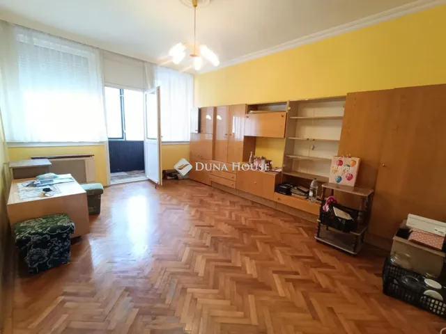 Eladó lakás Kecskemét, Gizella tér 60 nm